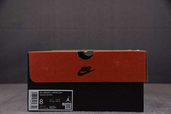 Jordan 11 Retro Low Bred Men