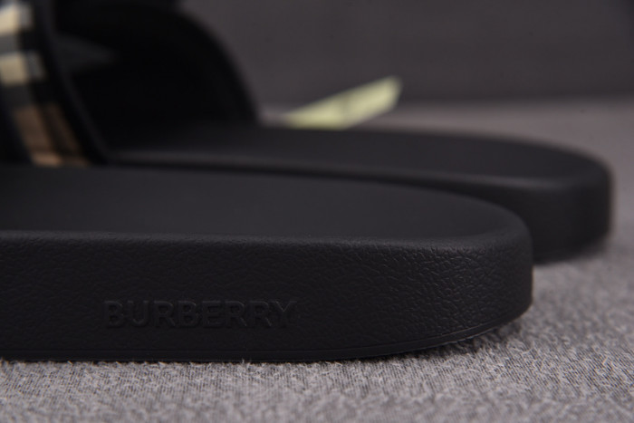 BURBER*Y Sandal 4