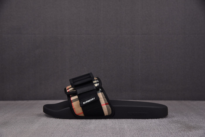 BURBER*Y Sandal 4