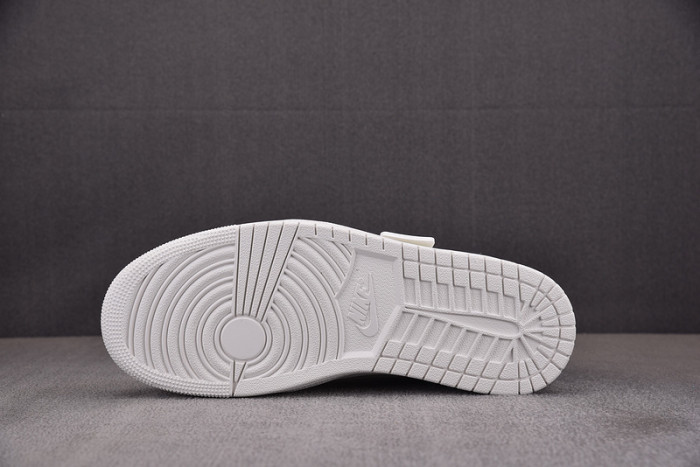 Jordan 1 Retro Low OG SP Travis Scott Michael Rubin White Party TD1228-111