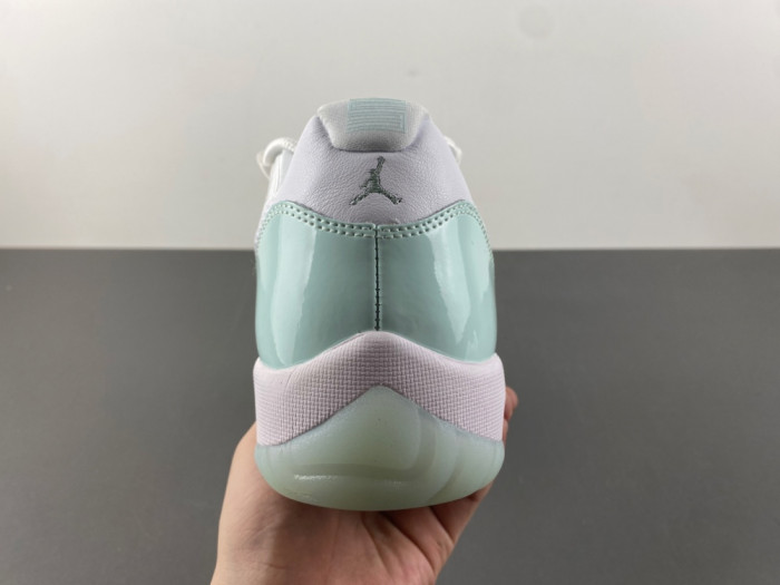 Air Jordan 11 Retro Low Igloo AH7860-103